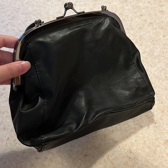 Kisslock Coin purse style Bag - Picture 2 of 9